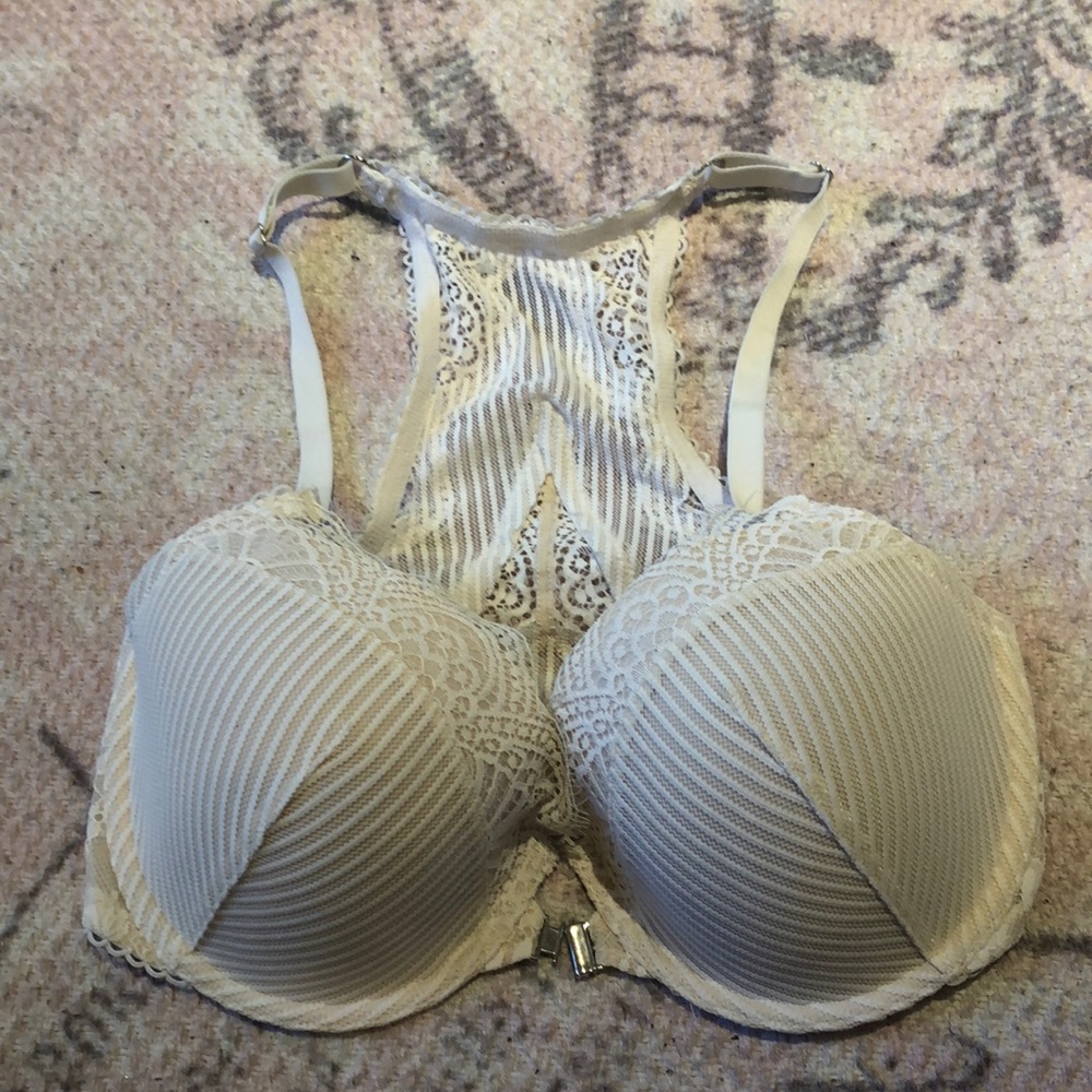 Victoria Secrets White Lace Bra